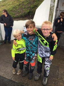 3 drenge venner til BMX